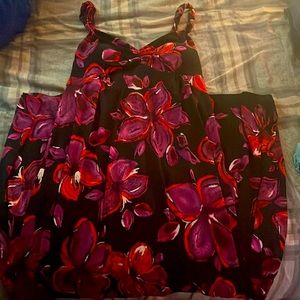 Womens floral dress - worn once for a wedding - beautiful length and flow.